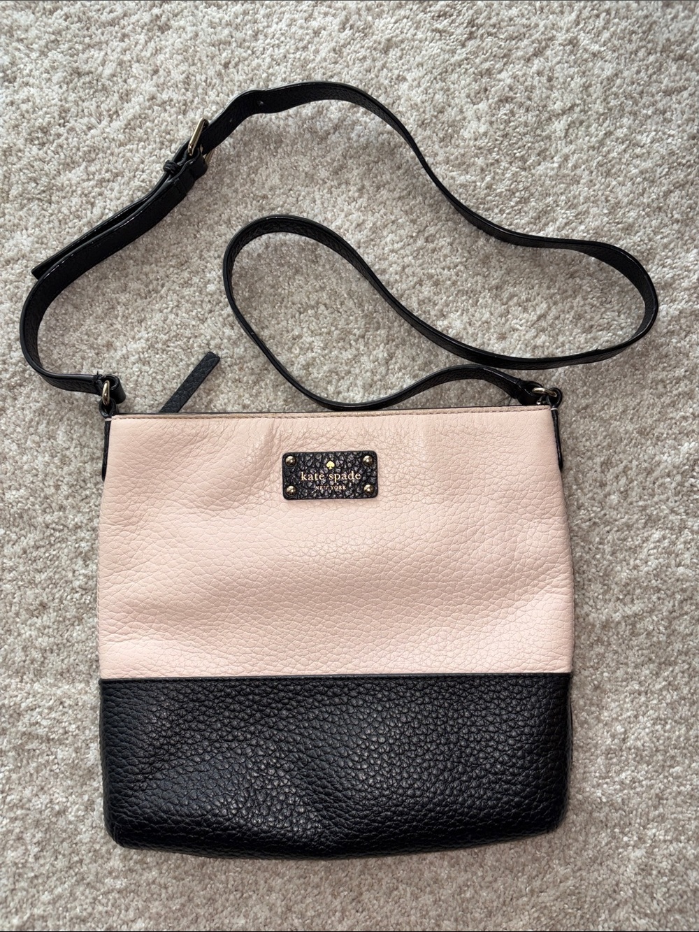 KATE SPADE Cora Light Pink and Black Square Crossbody Purse with Gold Acessories